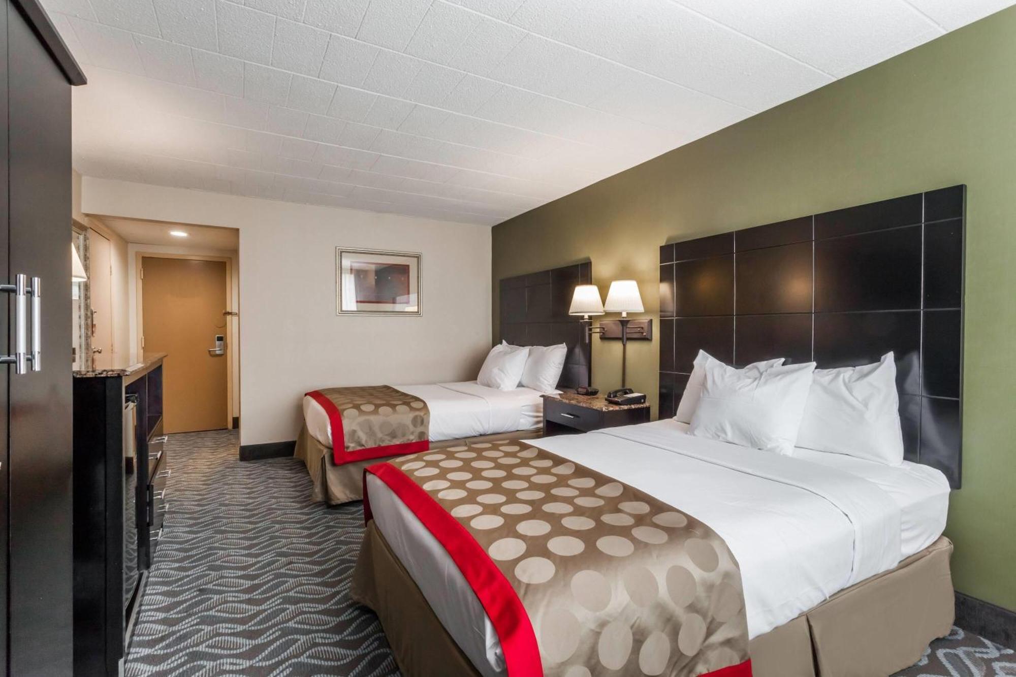 Ramada By Wyndham Newburgh/West Point Hotel Eksteriør billede